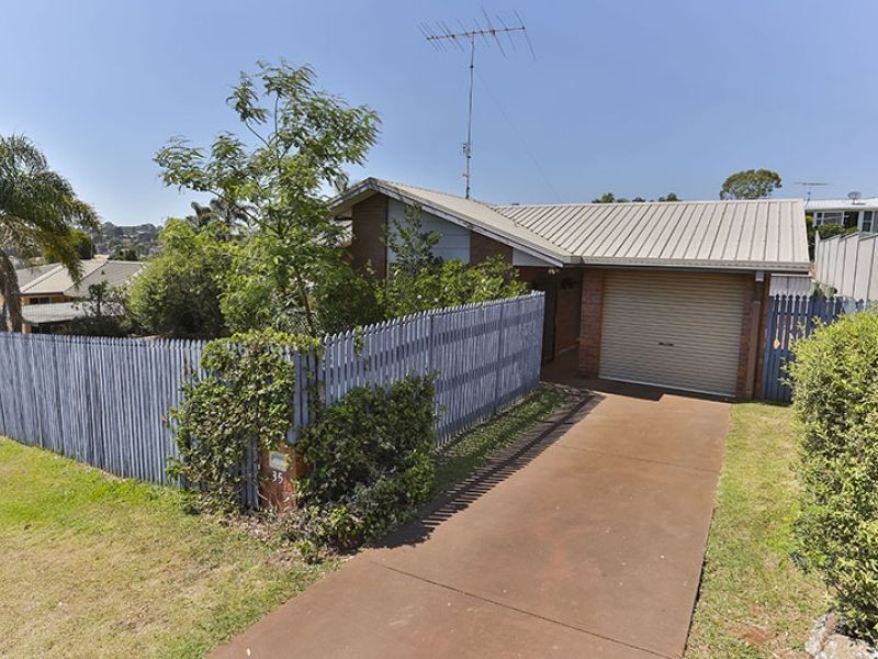 35 Horrocks Crescent, Kearneys Spring QLD 4350