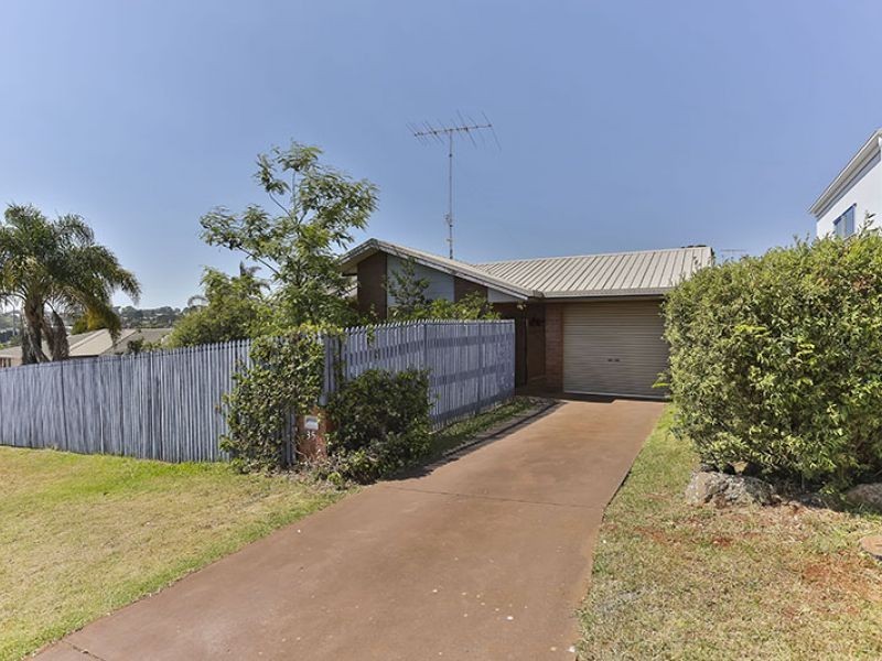 35 Horrocks Crescent, Kearneys Spring QLD 4350