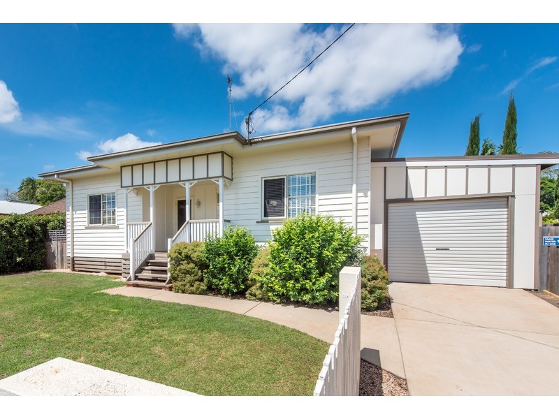 332 Hume Street, Centenary Heights QLD 4350