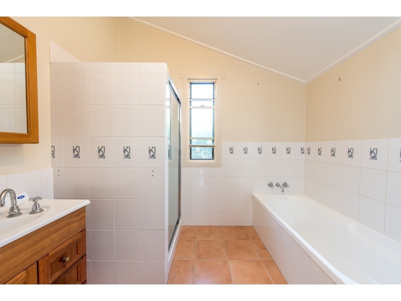 332 Hume Street, Centenary Heights QLD 4350