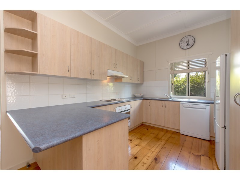 332 Hume Street, Centenary Heights QLD 4350