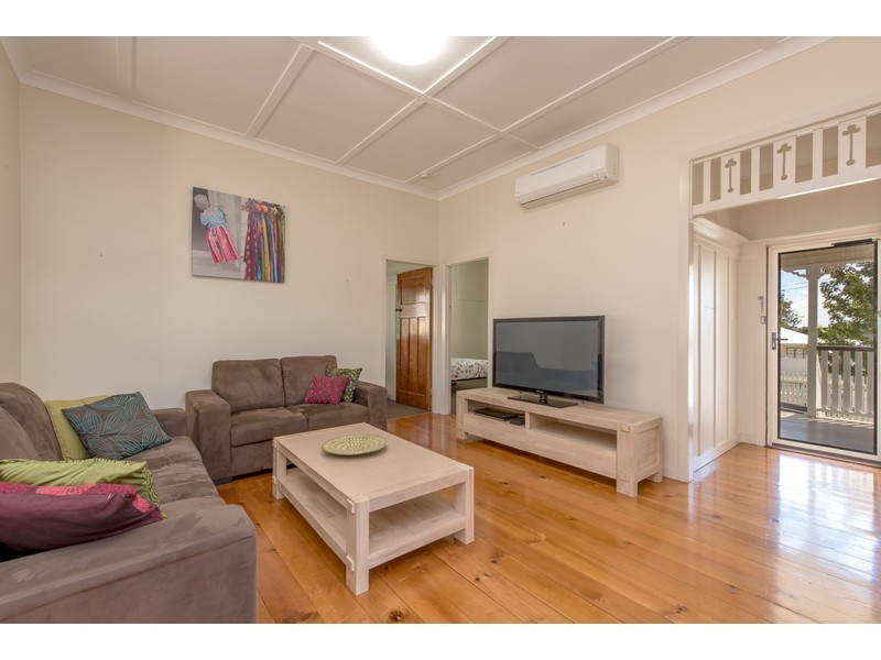 332 Hume Street, Centenary Heights QLD 4350