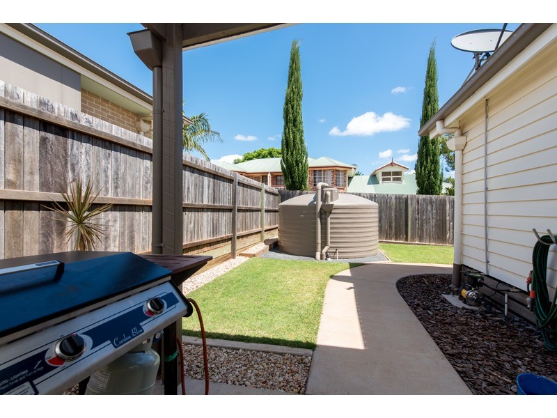 332 Hume Street, Centenary Heights QLD 4350