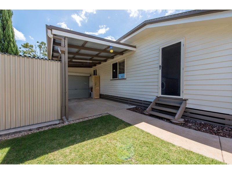 332 Hume Street, Centenary Heights QLD 4350