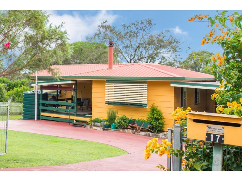 17 Railway Terrace, Crows Nest QLD 4355