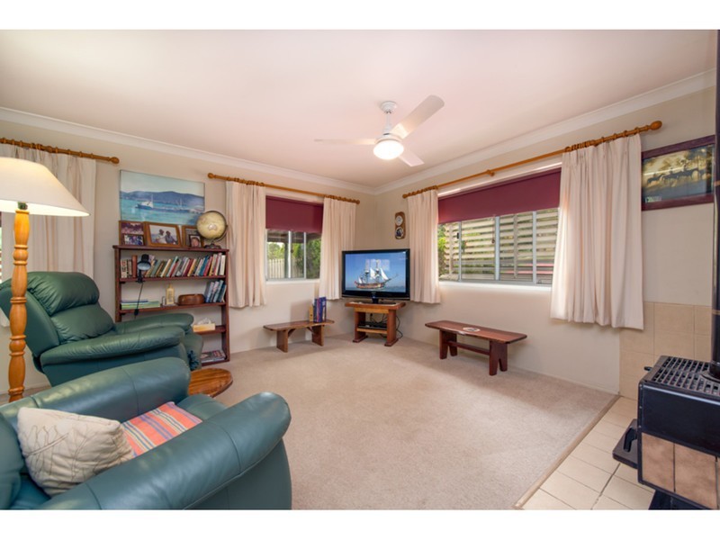 17 Railway Terrace, Crows Nest QLD 4355