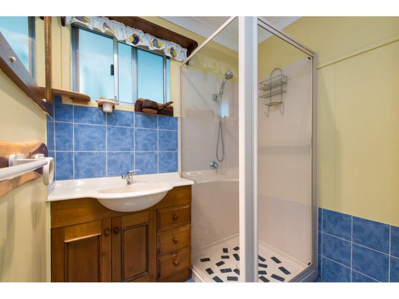 17 Railway Terrace, Crows Nest QLD 4355