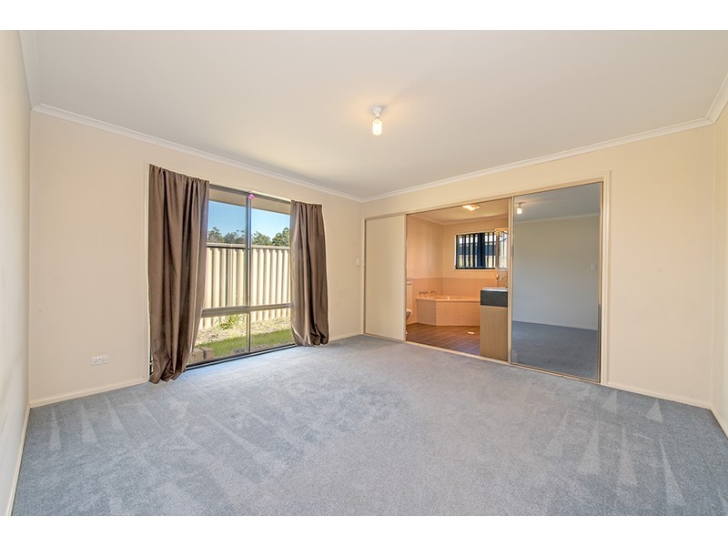 70 Phipps Drive, Meringandan West QLD 4352