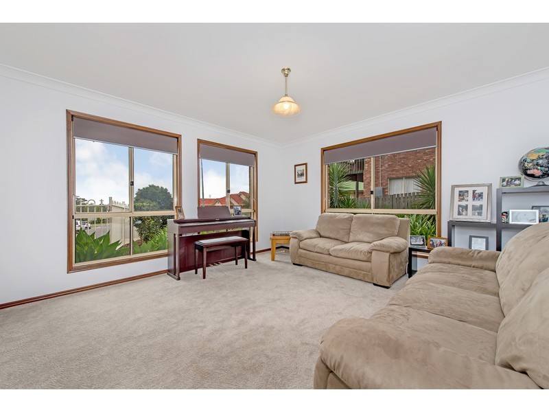 2 Petunia Close, Middle Ridge QLD 4350