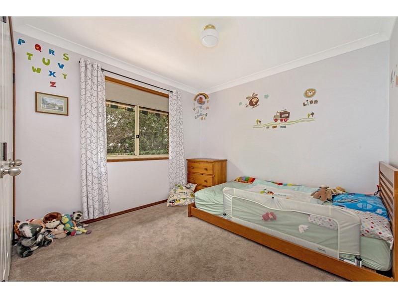 2 Petunia Close, Middle Ridge QLD 4350