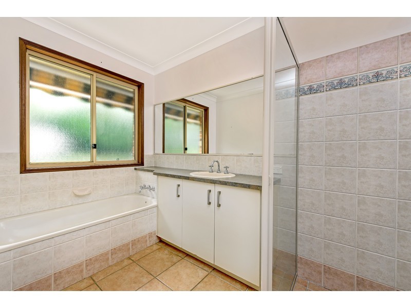 2 Petunia Close, Middle Ridge QLD 4350