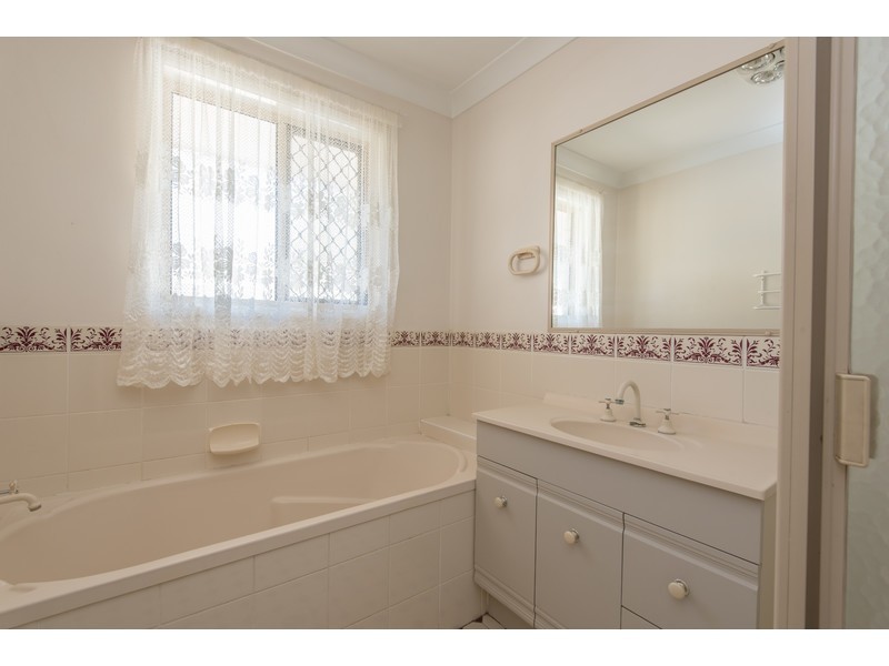 17 Highland Park Road, Meringandan West QLD 4352