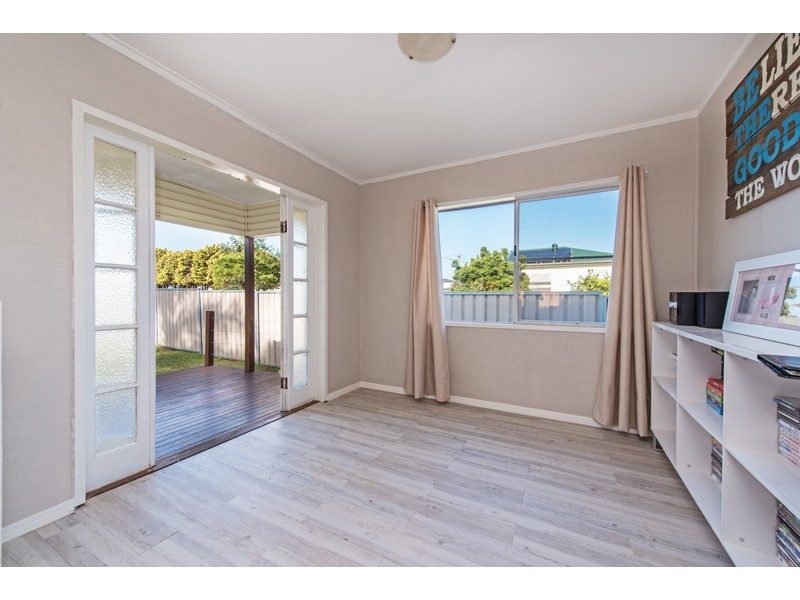 8 Blake Street, Wilsonton QLD 4350