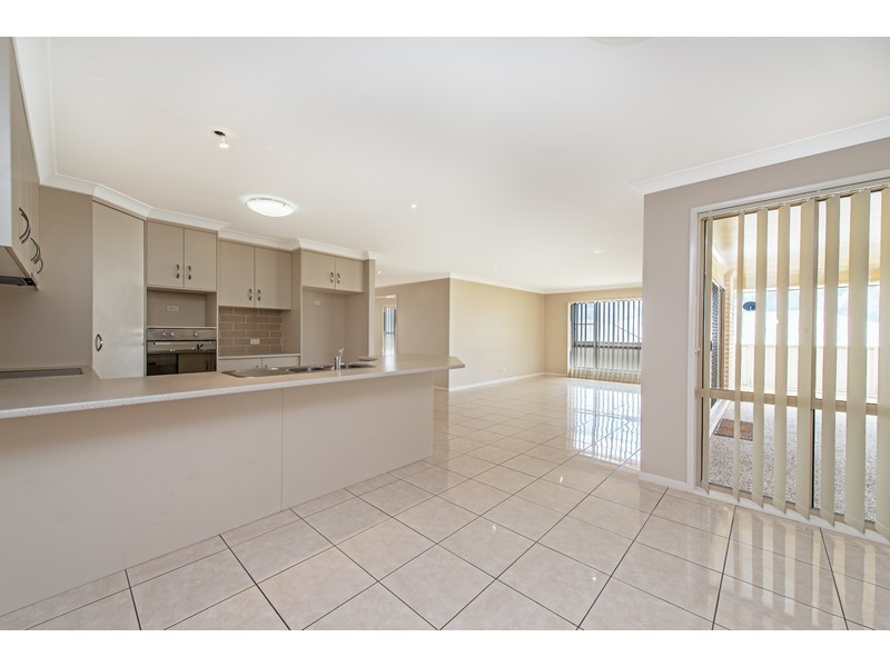 12 Jay Street, Westbrook QLD 4350