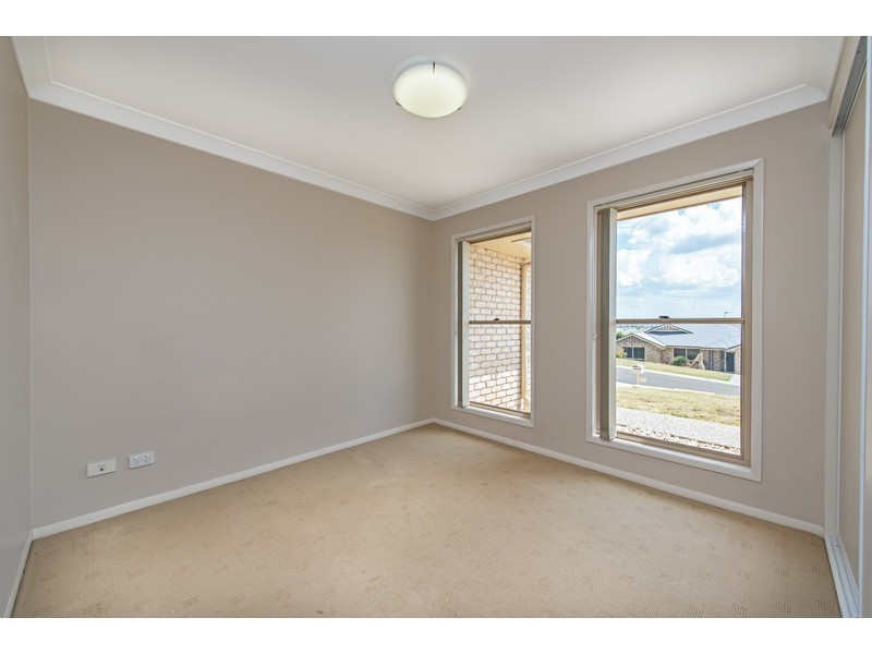 12 Jay Street, Westbrook QLD 4350