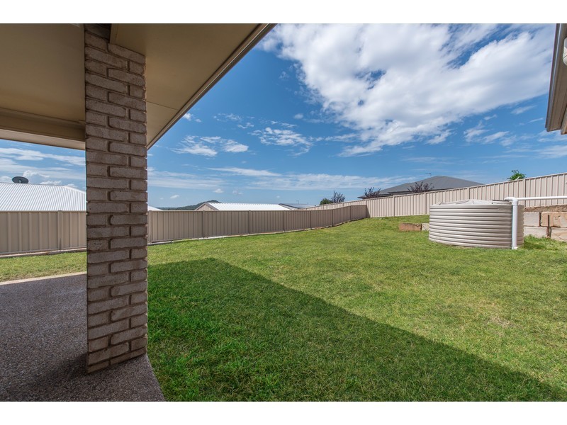 12 Jay Street, Westbrook QLD 4350