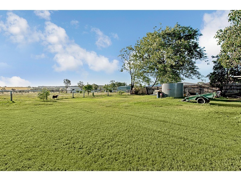 26 Cooke Street, Goombungee QLD 4354