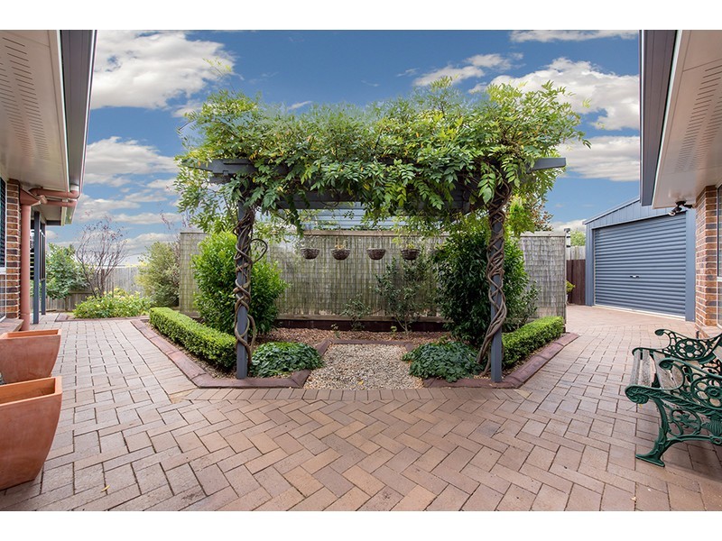 35 Currawong Drive, Highfields QLD 4352