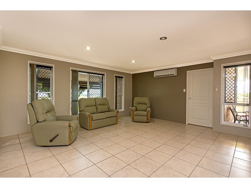 35 Currawong Drive, Highfields QLD 4352