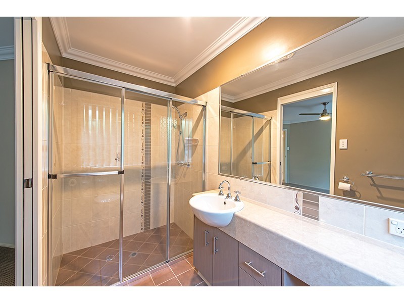 35 Currawong Drive, Highfields QLD 4352
