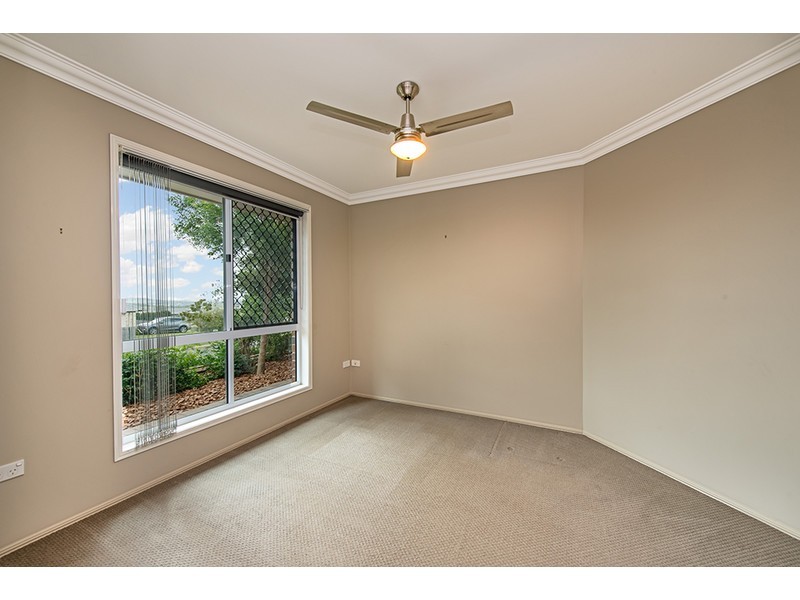 35 Currawong Drive, Highfields QLD 4352