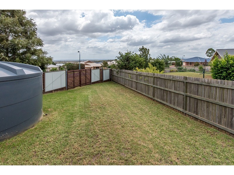 35 Currawong Drive, Highfields QLD 4352