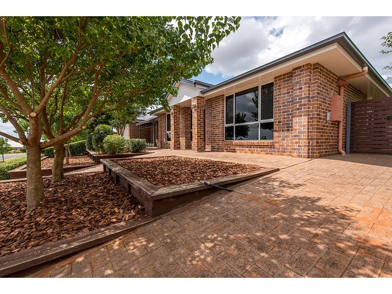 35 Currawong Drive, Highfields QLD 4352
