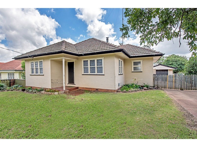 31 Perry Street, Harlaxton QLD 4350