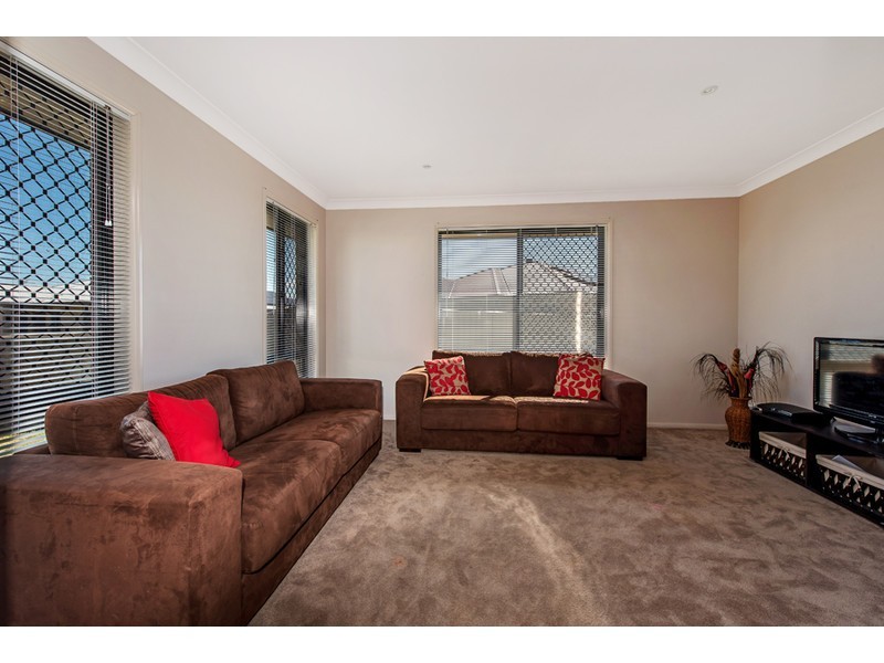 11 Woodville Court, Wyreema QLD 4352