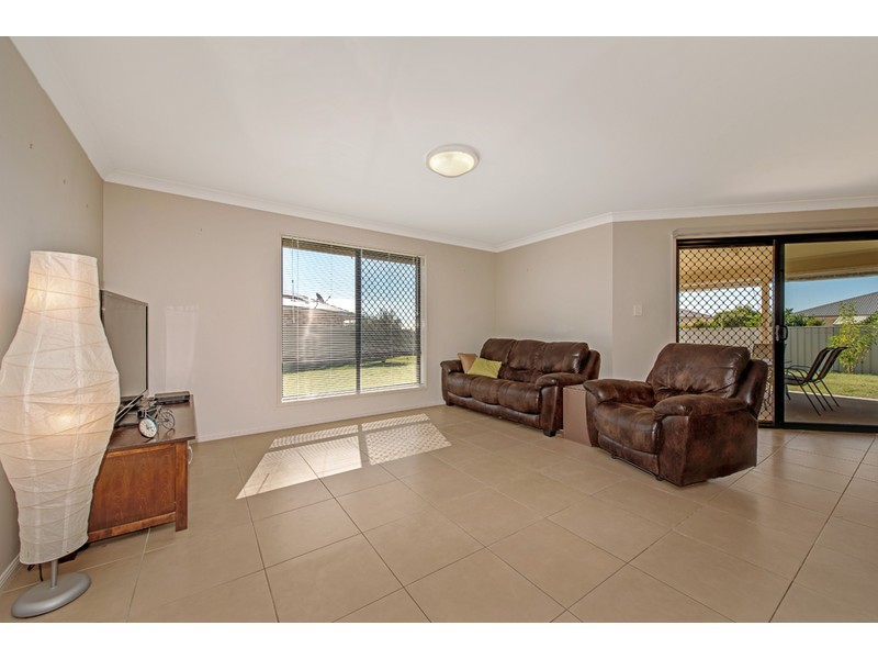 11 Woodville Court, Wyreema QLD 4352
