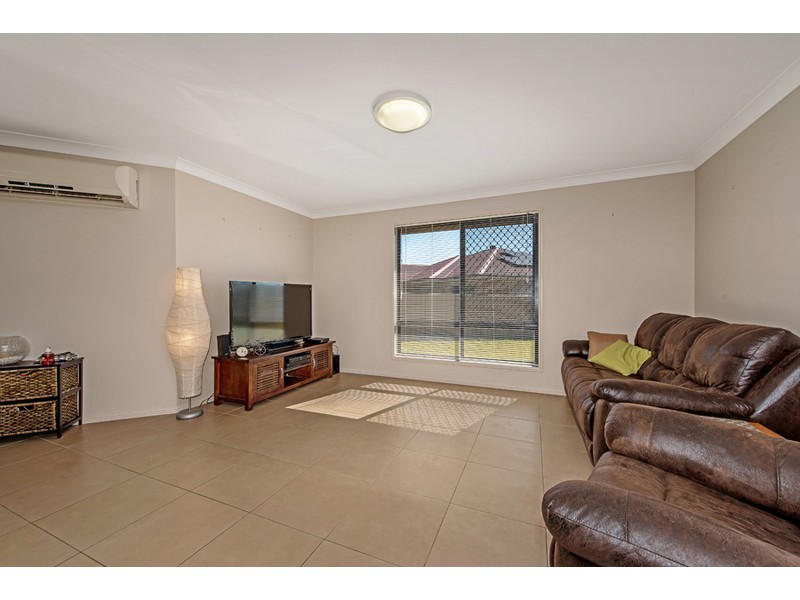 11 Woodville Court, Wyreema QLD 4352
