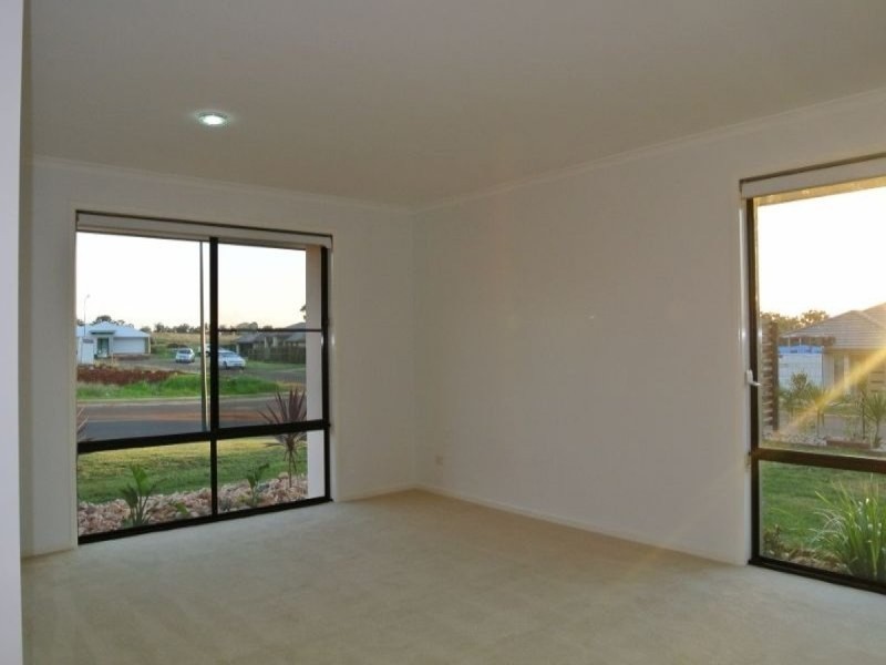 40 Trevean Drive, Highfields QLD 4352