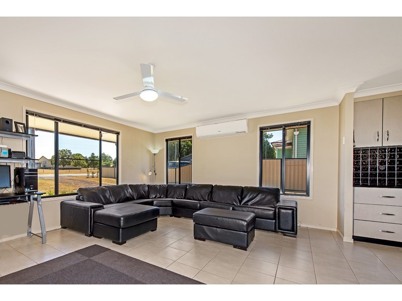 4 Peters Street, Goombungee QLD 4354