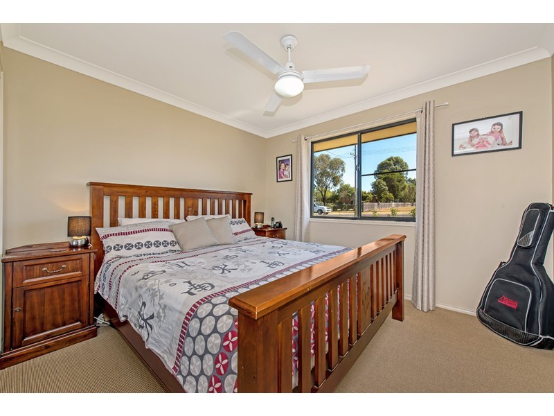 4 Peters Street, Goombungee QLD 4354