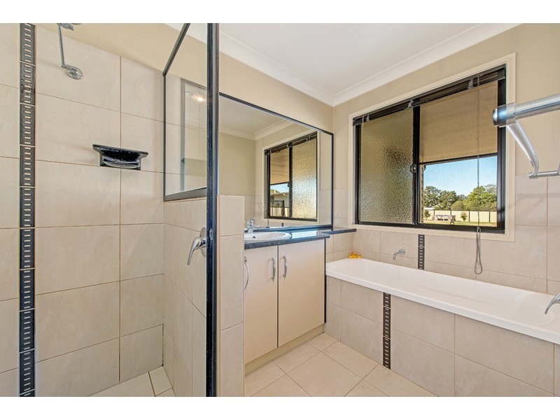 4 Peters Street, Goombungee QLD 4354