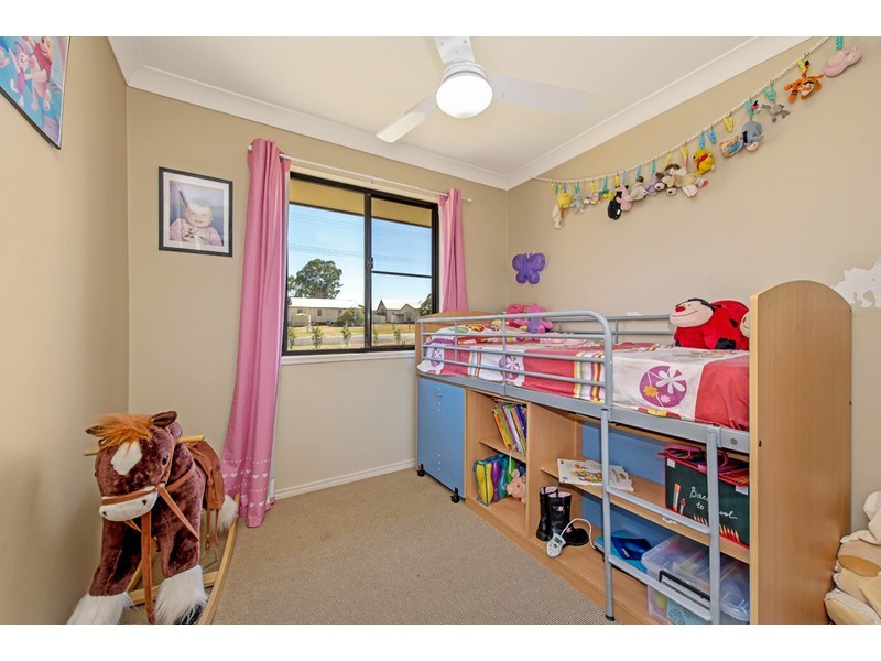 4 Peters Street, Goombungee QLD 4354