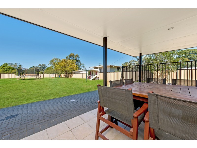 4 Peters Street, Goombungee QLD 4354