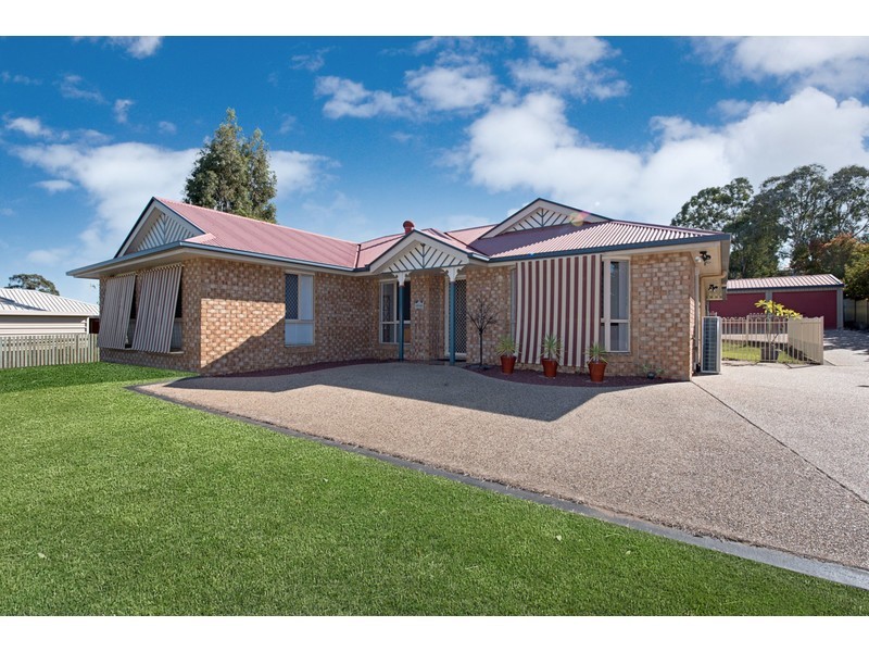 12 Belclaire Drive, Westbrook QLD 4350