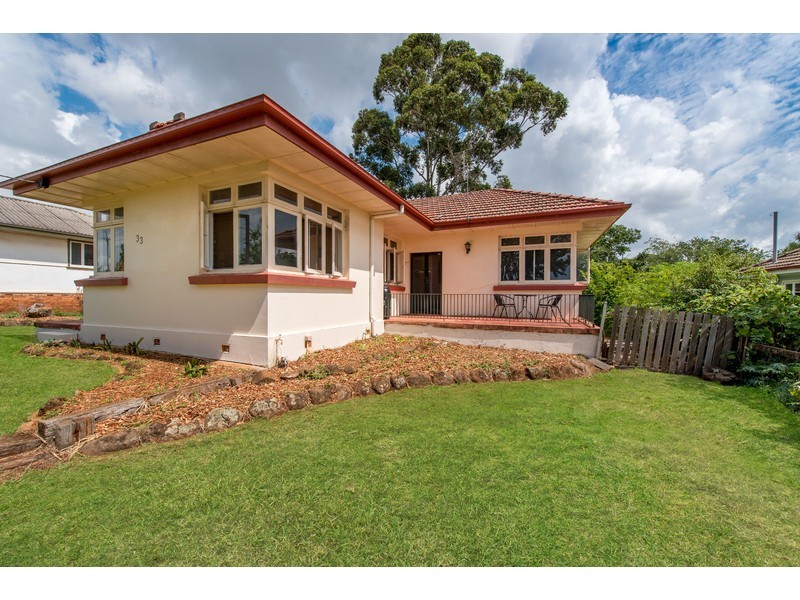 33 Priest Street, Rockville QLD 4350