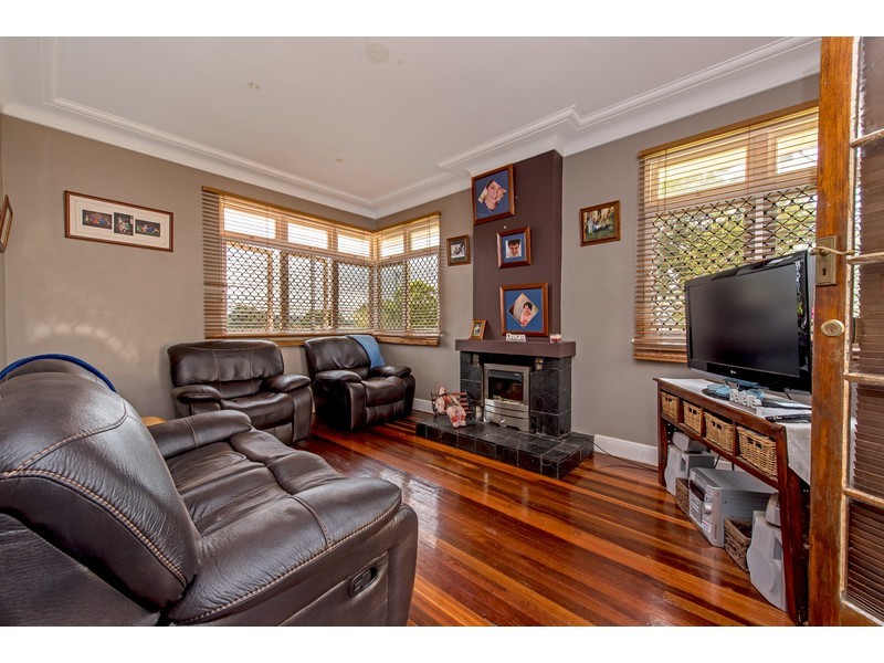 33 Priest Street, Rockville QLD 4350