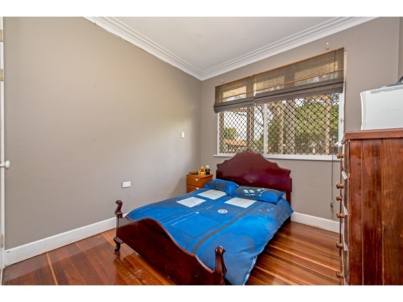 33 Priest Street, Rockville QLD 4350