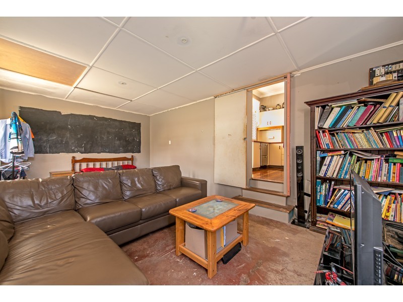 33 Priest Street, Rockville QLD 4350