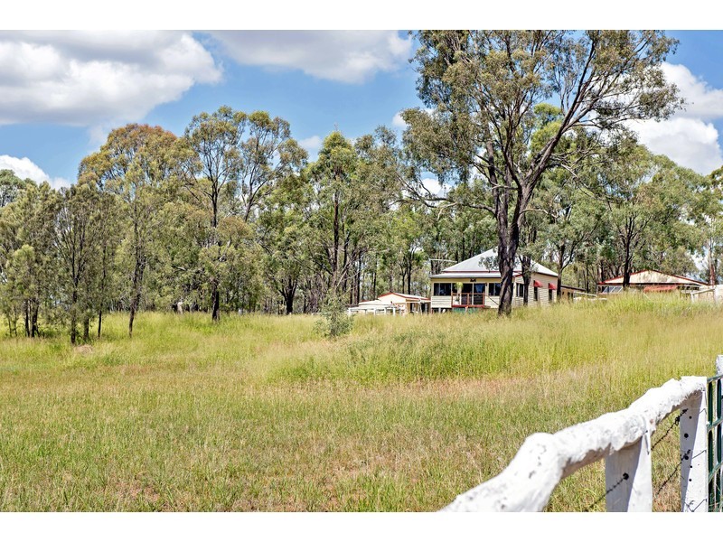 80 Golf Course Road, Goombungee QLD 4354