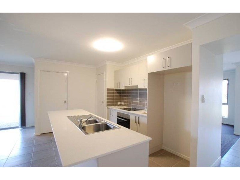 10 Heron Court, Kleinton QLD 4352