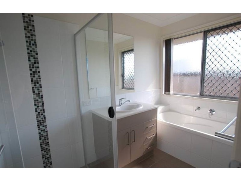 10 Heron Court, Kleinton QLD 4352