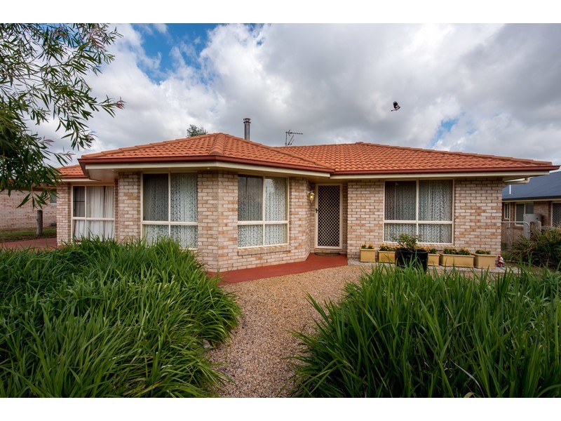 10 Sinclair Street, Wyreema QLD 4352