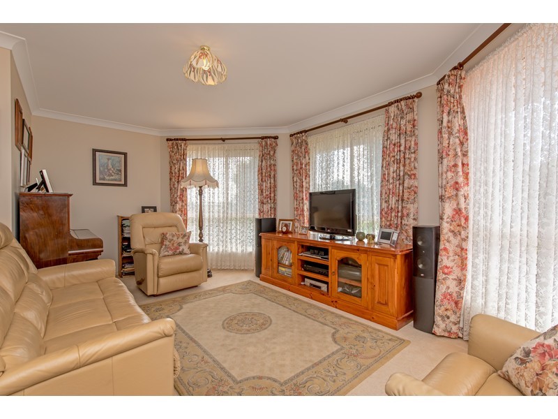 10 Sinclair Street, Wyreema QLD 4352