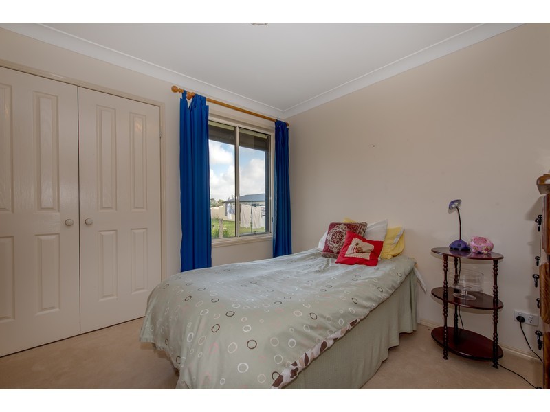 10 Sinclair Street, Wyreema QLD 4352