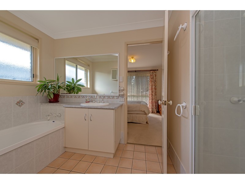 10 Sinclair Street, Wyreema QLD 4352