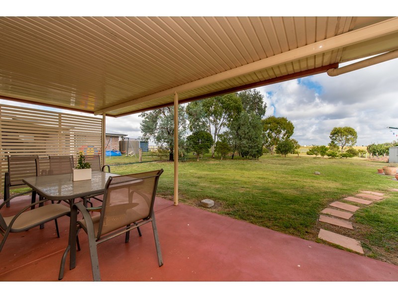 10 Sinclair Street, Wyreema QLD 4352